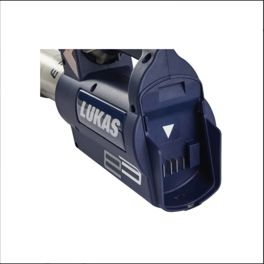 LUKAS S 378 E3 bataryalı kesici, 760 kN kesme gücü ve geniş makas açıklığı ile arama kurtarma operasyonlarında güvenli ve etkili kullanım sunar.